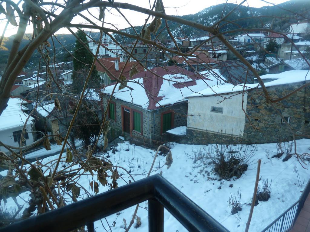 Capuralli Hotel Pedhoulas Exterior photo