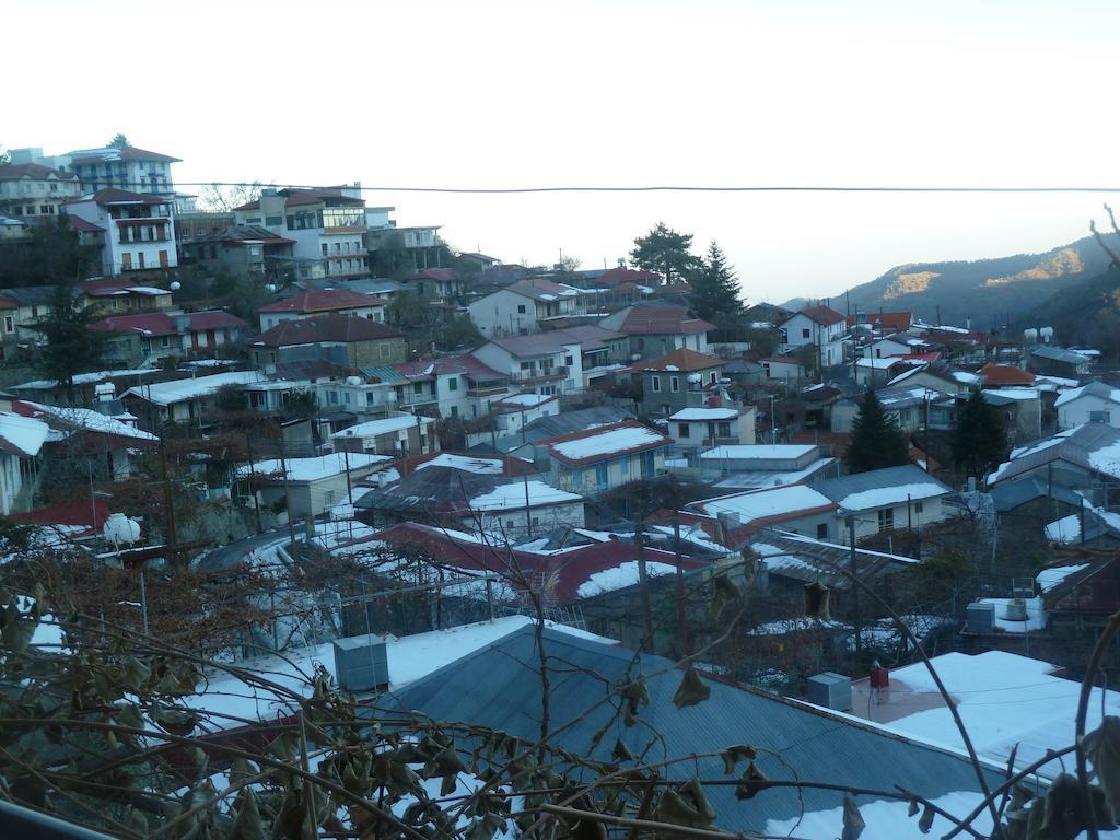 Capuralli Hotel Pedhoulas Exterior photo